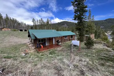 Image de Private cabin bordering national forest