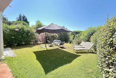 Image de Sainte-Maxime: Appart 3p climatisé avec piscine, parking privé et jardin calme