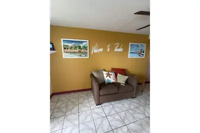 Image de “Bayleaf Villa” therapeutic spot nestled on a hillside with amazing views.