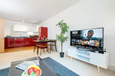 Luxury 2 Bedroom * City Centre * Secure Parking