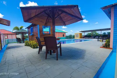 Image de Bright Sun Village - Framboyán