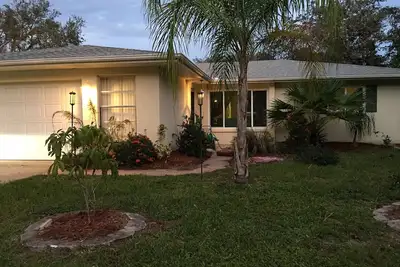 Image de 2 Bed/2 Bath Private Home on Quiet Street, Tastefully Furnished, Pets Allowed