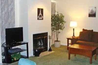 Image de Villa. Casino on Hotel property   Near by, swim park, patoka lake boating