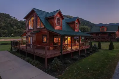 Image de Huckleberry Lodge ~ Elk Viewing ~ Willow Tree Cabins