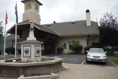 Image de Swiss Oaks Condos - 2 chambres, 2 salles de bain, cuisine complète