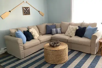 Image de Breezy Coastal Cottage Beach Block- 8 houses to beach