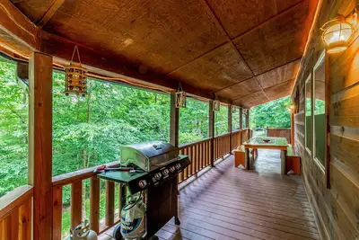 Image de Beautiful dog-friendly mountain house w/new private hot tub, firepit, WiFi, deck