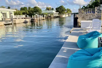 Image de Wow! ! ! Deep Water Canal, Swimspa Pool, Kayaks, Walk to Ocean Front Tiki Bar! !