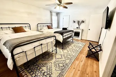 Image de 5 Bed Sleeps 11 - 3brm 2 bath, garage