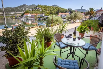 Image de Apartment Đego near Ploče, riverfront, parking