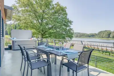 Image de Les Bambous - Vue sur le lac avec jacuzzi