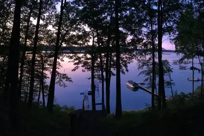 Image de Private dock on large, spring-fed lake with kayaks