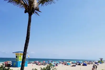 Image de Brand New Modern - Luxe Waterfront Villa