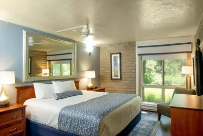 Image de Condo moderne 2 chambres avec balcon