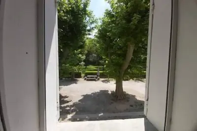 Image de superbe appartement en résidence avec piscine dans le Lub. . .
