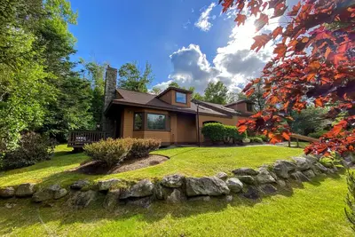 Image de F9 Renovated Bretton Woods slopeside condo w/ Ac, 2 living rooms, foosball, air hockey, dog friendly