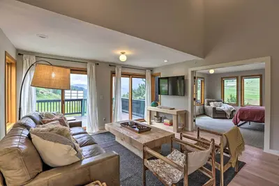 Image de Evergreen Mountain Duplex w/ Trail Access!