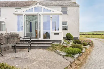 Image de Bodlasan Groes Cottage, pet friendly, with a garden in Llanfachraeth
