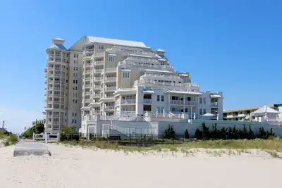 Image de Beautiful condo at the exclusive Grand at Diamond Beach!