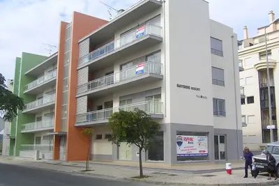 Image de Superb central location, sleeps 4, pool, beach/ prom, cafes 350 m