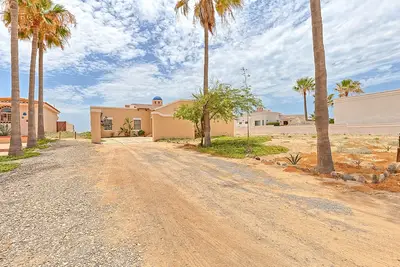 Image de Cupula Azul: Spacious beachfront home in Las Conchas with lovely ocean views