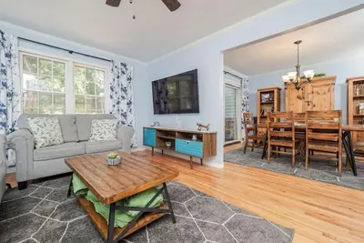 Image de Townhome in Heart of Cary