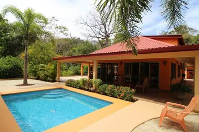 Image de Peaceful private villa with pool and Ac surrounded by rain forest
