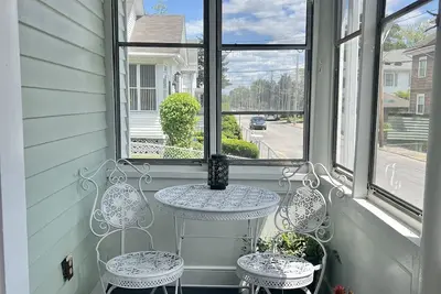 Image de Sweet Edgewood Cottage steps to Rwu Park