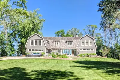 Image de 25 min. to Kohler Resort, Golf, Spa, Dining