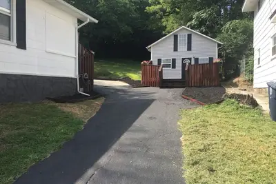 Image de Two story house requires 30+ day booking