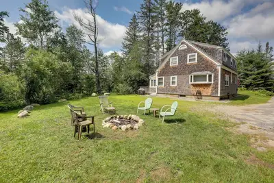 Image de Franconia Escape on Half Acre w/ Fire Pit & Deck!