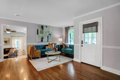 Image de Beautiful 3 Bedroom Home in the center of the city