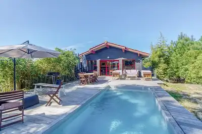Image de Superbe  villa avec piscine chauffée juste à côté du bassin