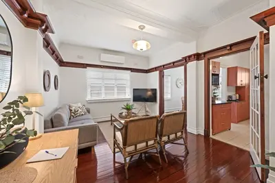 Image de Art Deco in Ascot! ~ 2Bed / 1Bath / 1Car