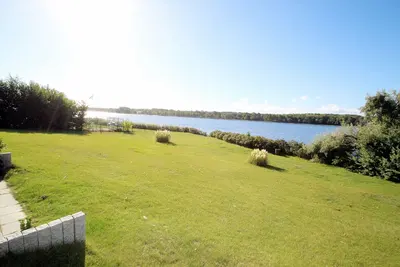 Image de Well-kept apartment on the lake side with terrace for relaxing.