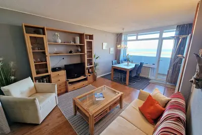 Image de Very well-kept and harmoniously furnished apartment with laminate flooring on the 6th floor.