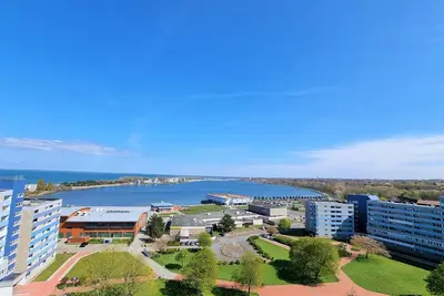 Image de Modern vacation apartment with a large balcony on the 12th floor, with a beautiful