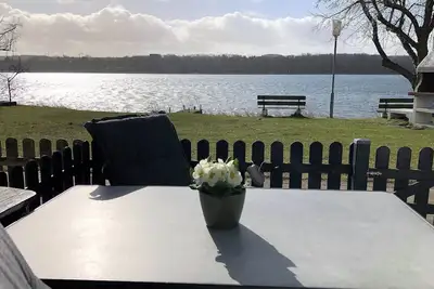 Image de House by the lake, Steinwarder 17