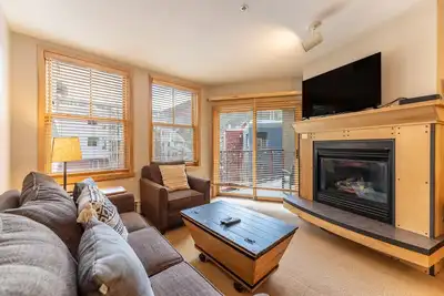 Condo in River Run Only a 4-minute Walk to Gondola w/ Private Balcony