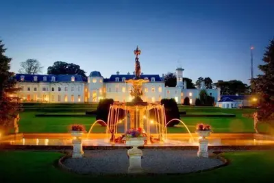 Image de Luxury Private Residence w\/ Butler Service, Pool, Cinema, Chef, & More