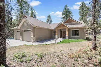 Image de Beautiful dog-friendly home close to river w/central Ac, deck, W/D, Rv parking