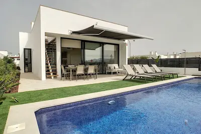 Image de Villa moderne avec piscine privée