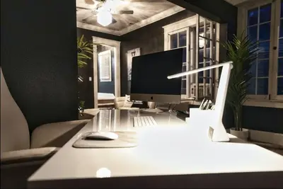 Image de Vintage, Chanel-Inspired Downtown Indy Experience