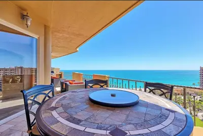 Image de Luxurious 2-Story Oceanview Penthouse w/Pvt Hot Tub/Theater Room120” 4k screen