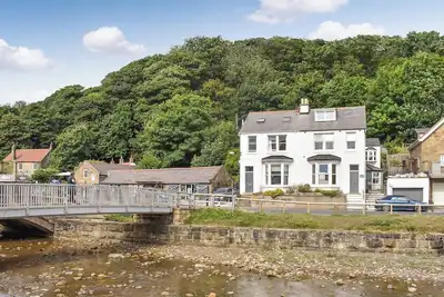 Image de 4 bedroom accommodation in Sandsend