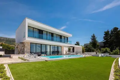 St Villa The View