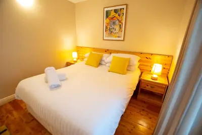 Image de Family friendly, two bedroom apartment at Westport Quay!