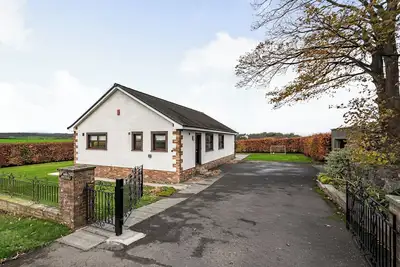 Image de 4 chambres à coucher à Crosshouse, near Kilmarnock