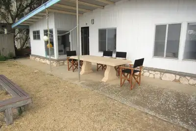 Image de Bernie's - absolute beachfront