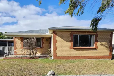 Image de Bethanga - Short walk to the heart of Robe -Pets Welcome - Outside Only